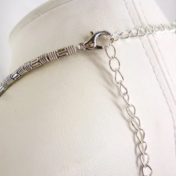 Emerald Green Glass Bead Fringe Necklace Silver Tone Boho 18" - 21" NWOT Perfect - Picture 4 of 5